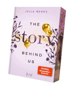 2025-02-The Story Behind Us-Mockup mit Farbschnitt mit Sticker.png